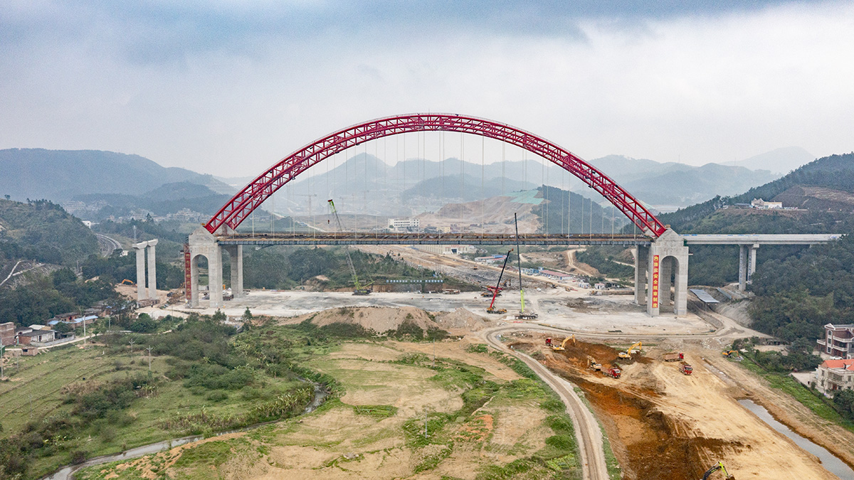 世界最大整體提升跨徑和噸位的鋼管混凝土拱橋——平陸運河舊州特大橋.jpg